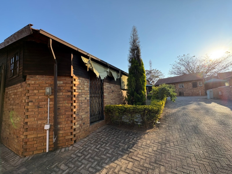 3 Bedroom Property for Sale in Safari Gardens North West